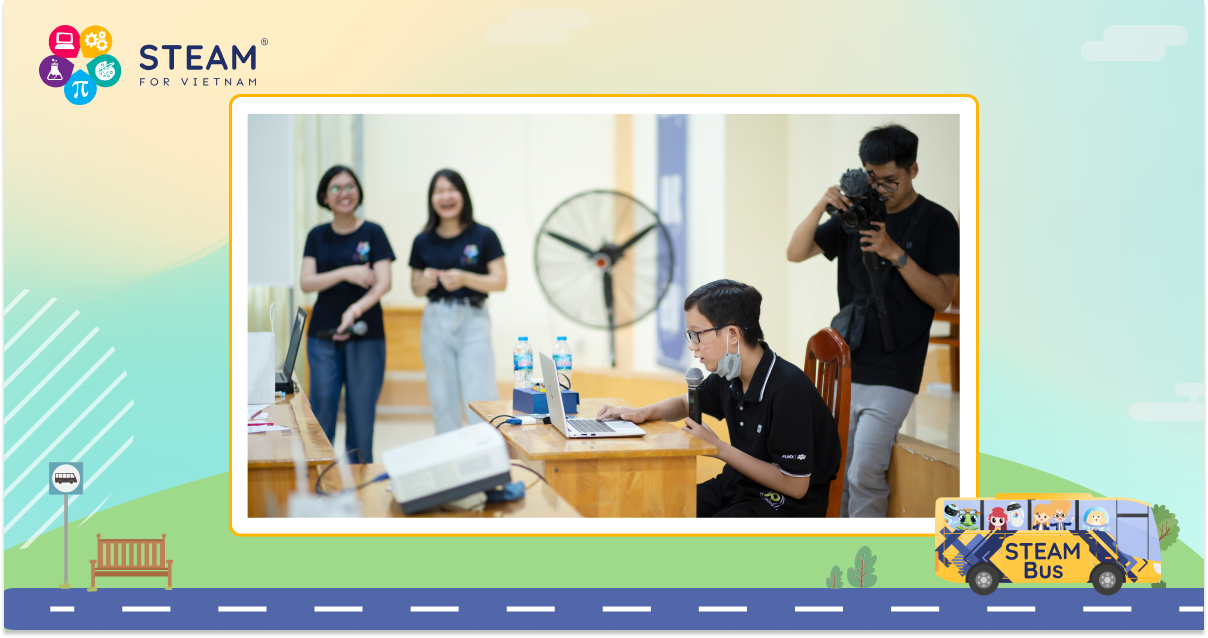 học sinh thuyết trình về dự án